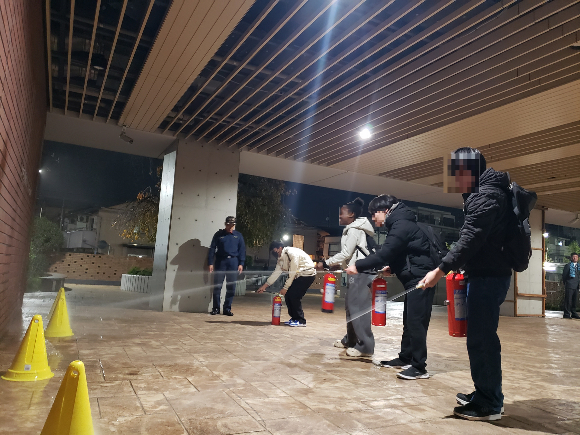 ★１年生　消火体験②